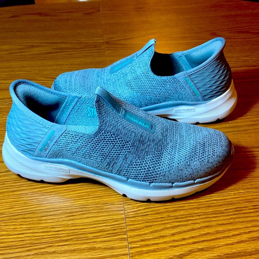 Skechers GoWalk Slip-ins Womens size 6